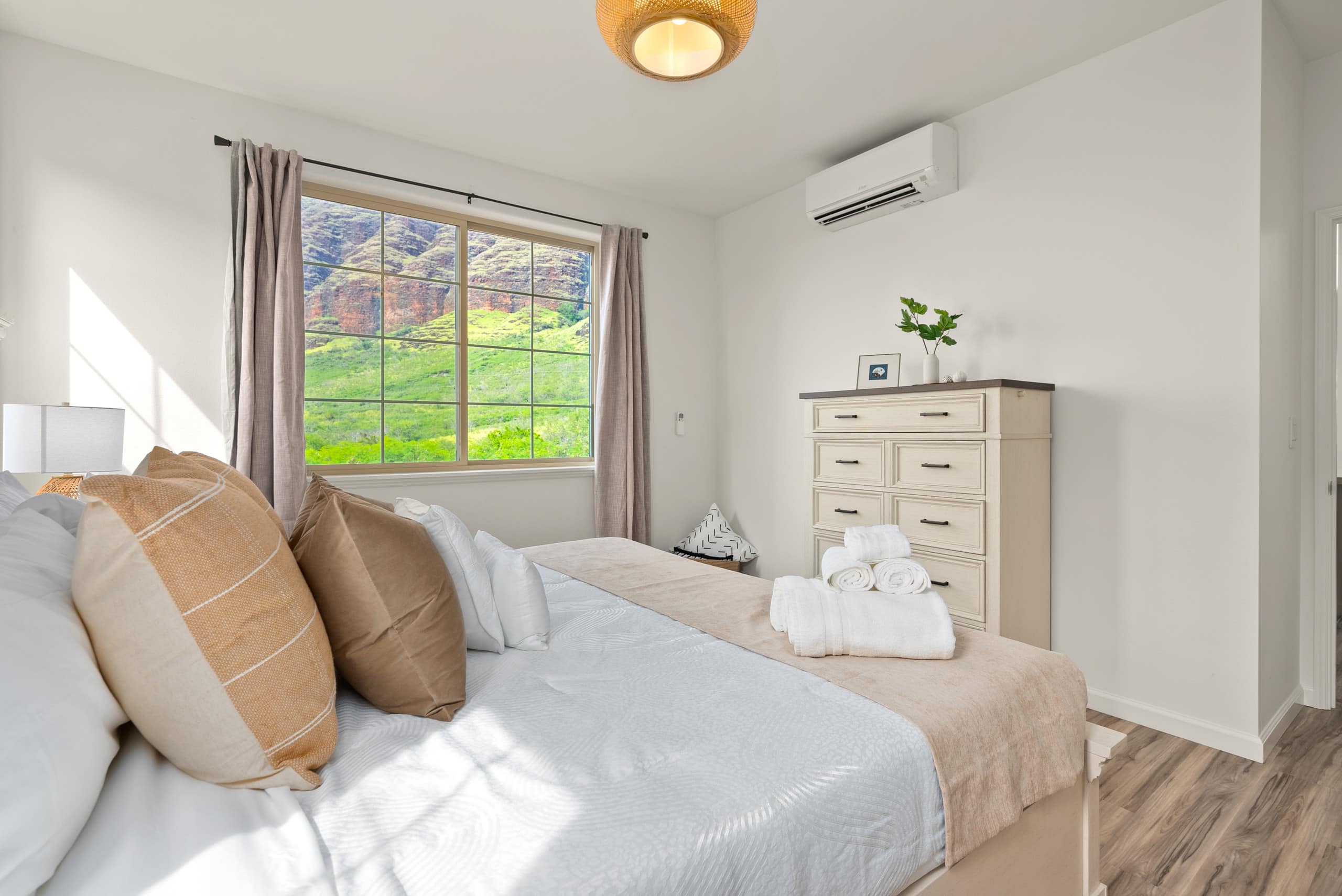 Home in Waianae · ★4.5 · 6 bedrooms · 10 beds · 4.5 private baths - Image 63