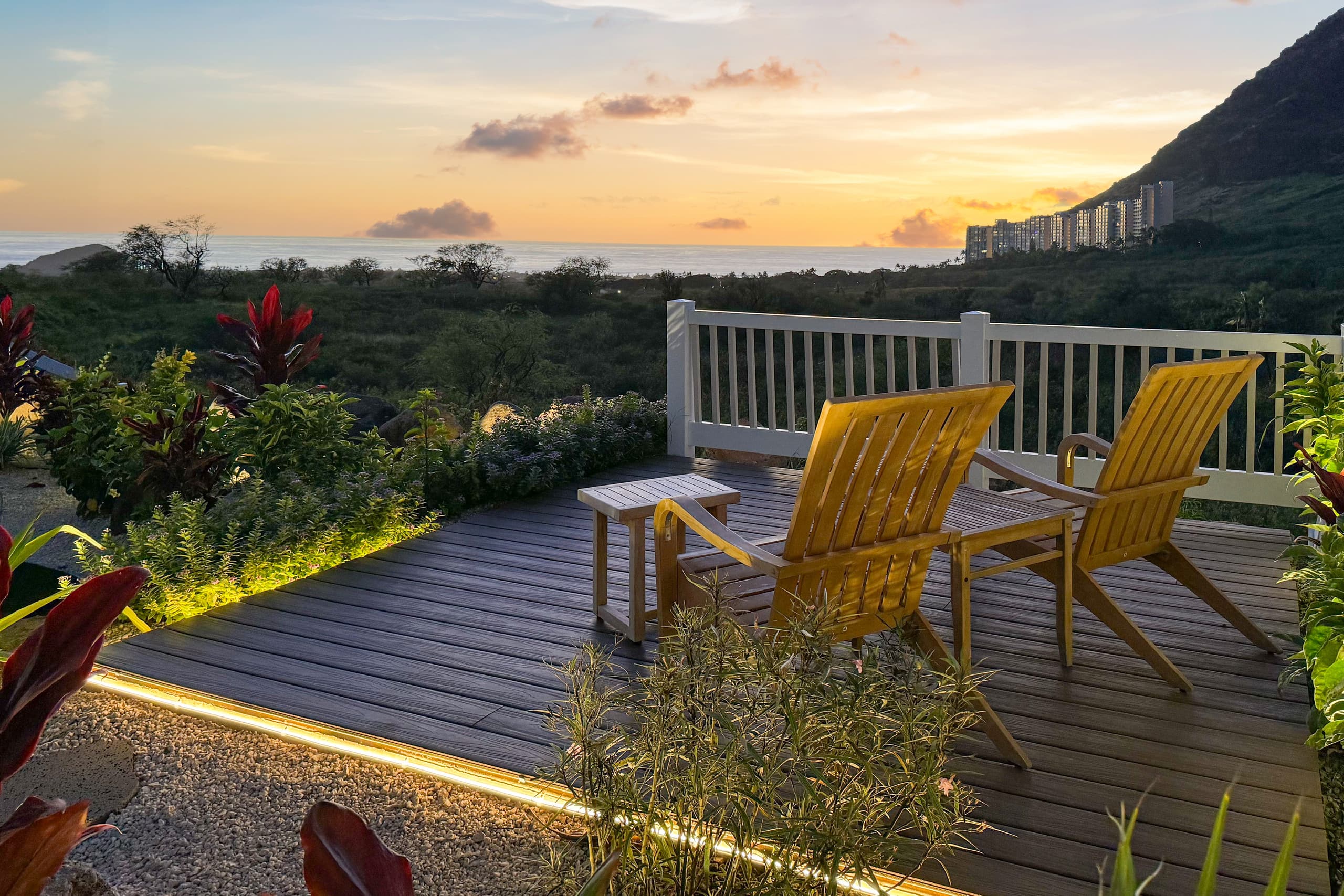 Home in Waianae · ★4.5 · 6 bedrooms · 10 beds · 4.5 private baths - Image 5