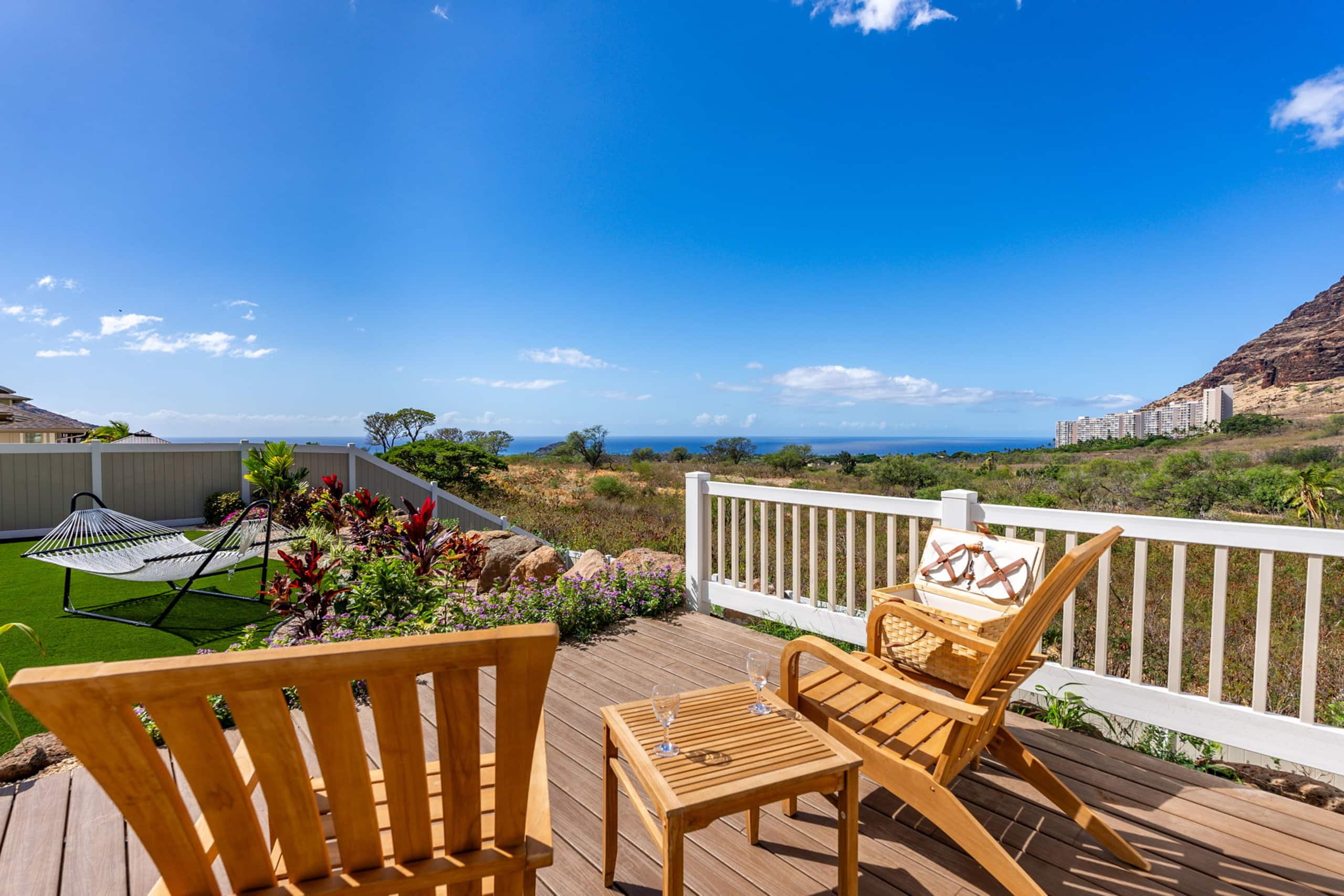 Home in Waianae · ★4.5 · 6 bedrooms · 10 beds · 4.5 private baths - Image 33