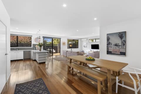 Barwon Heads Beach House Sleeps 12, Central, Beach