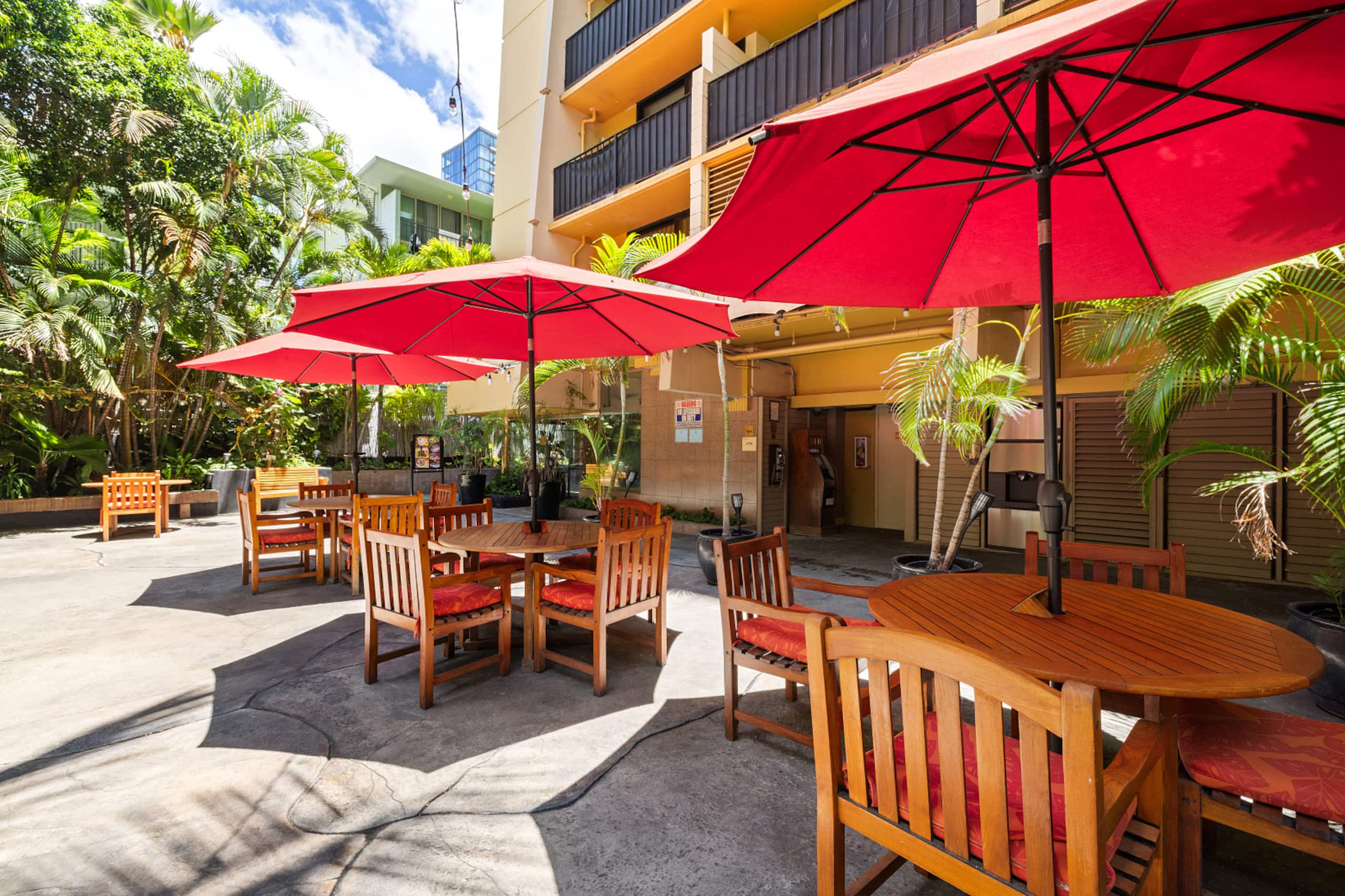 Condo in Honolulu · ★4.79 · 1 bedroom · 2 beds · 1 private bath - Image 21