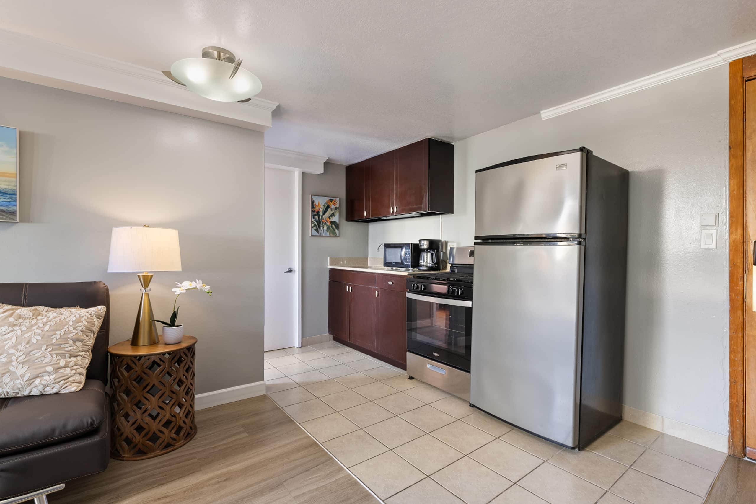Condo in Honolulu · ★4.79 · 1 bedroom · 2 beds · 1 private bath - Image 8