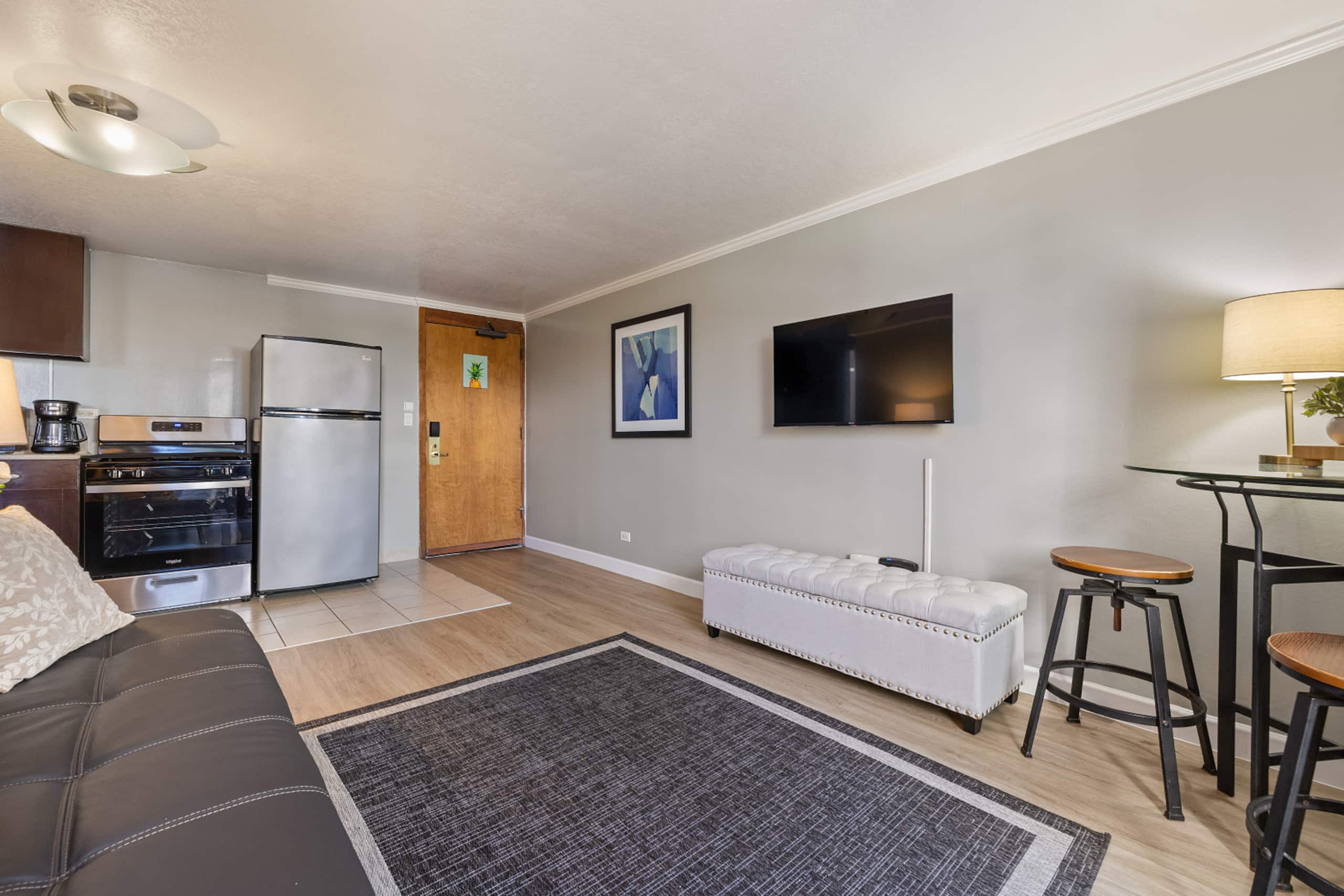 Condo in Honolulu · ★4.79 · 1 bedroom · 2 beds · 1 private bath - Image 7