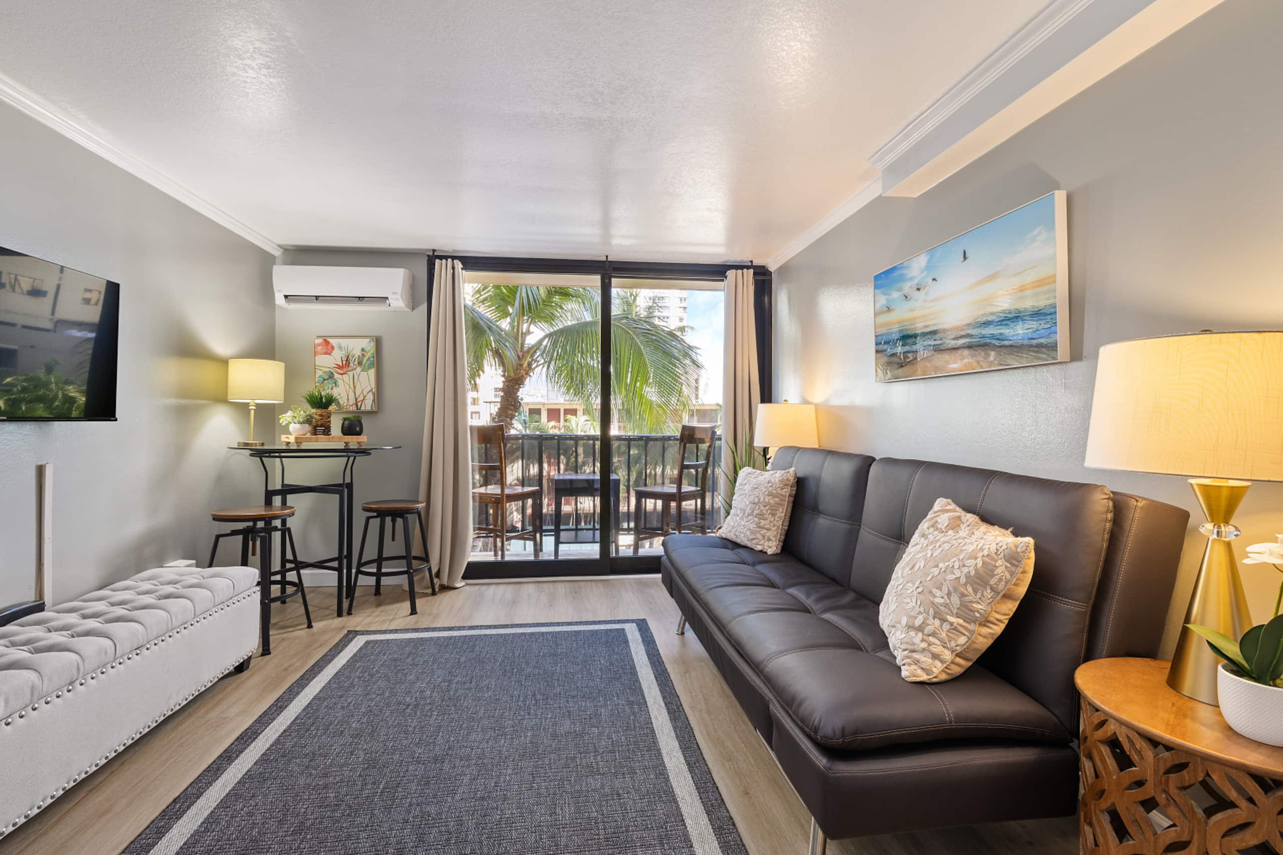 Condo in Honolulu · ★4.79 · 1 bedroom · 2 beds · 1 private bath - Image 5