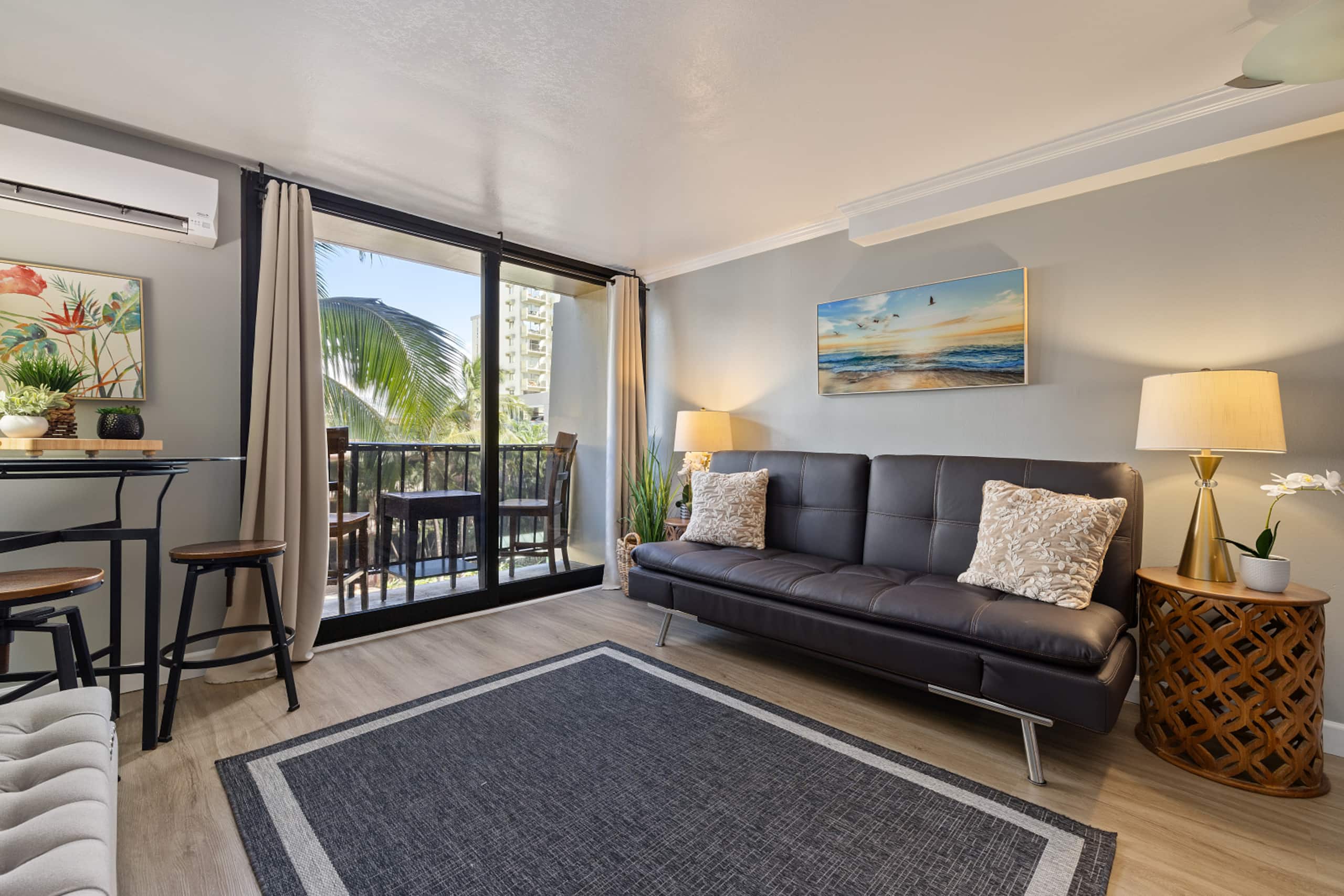 Condo in Honolulu · ★4.79 · 1 bedroom · 2 beds · 1 private bath - Image 3