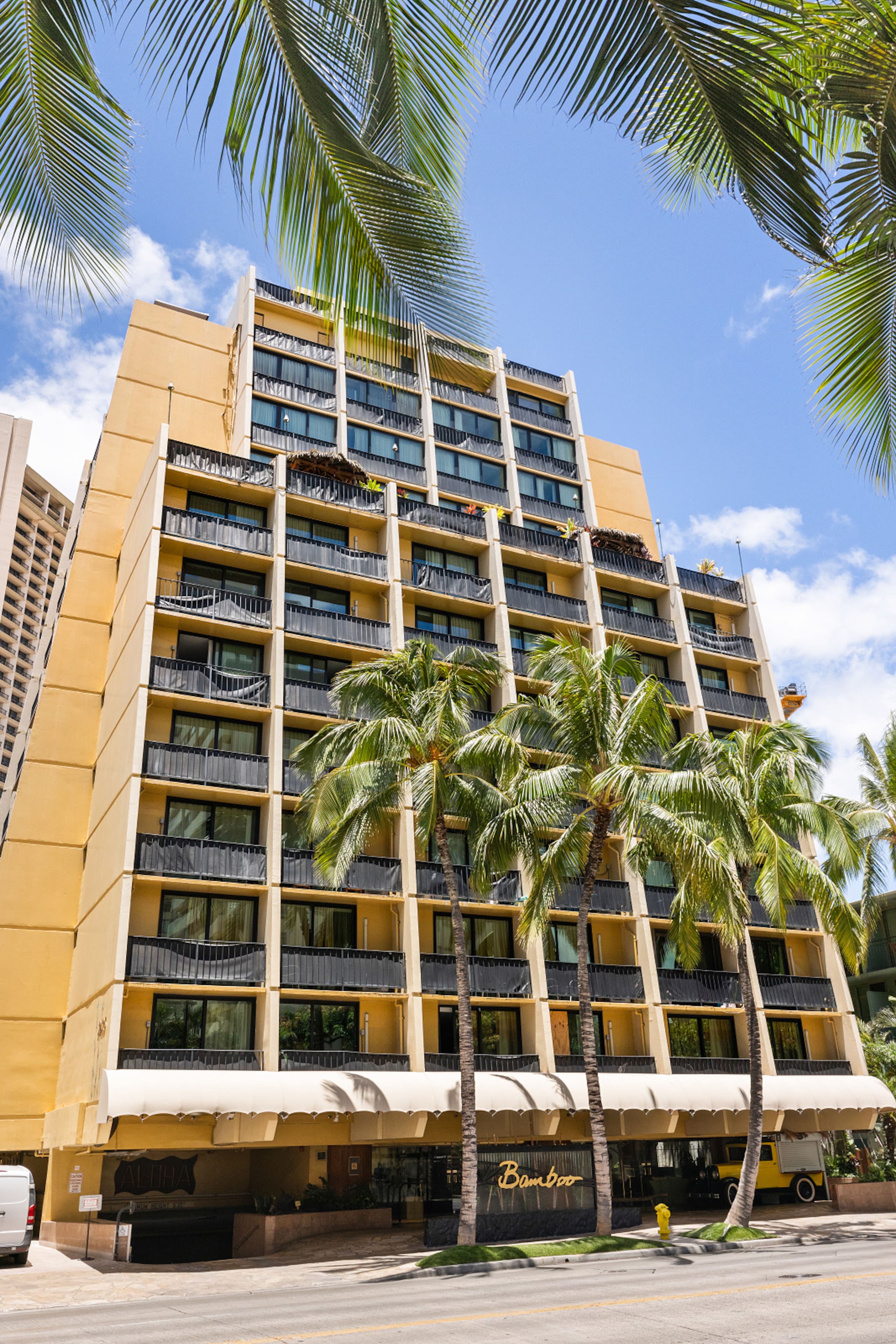 Condo in Honolulu · ★4.79 · 1 bedroom · 2 beds · 1 private bath - Image 27