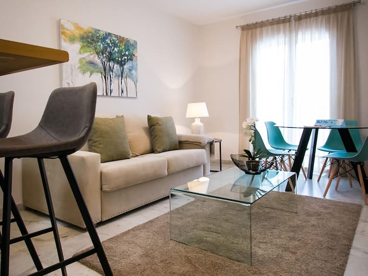 H2m Peña French Balcony, Smart Tv & Parking Option - Malaga