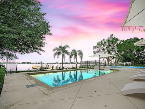 Luxe Lakefront w/ Pool, Pickleball, & Private Dock