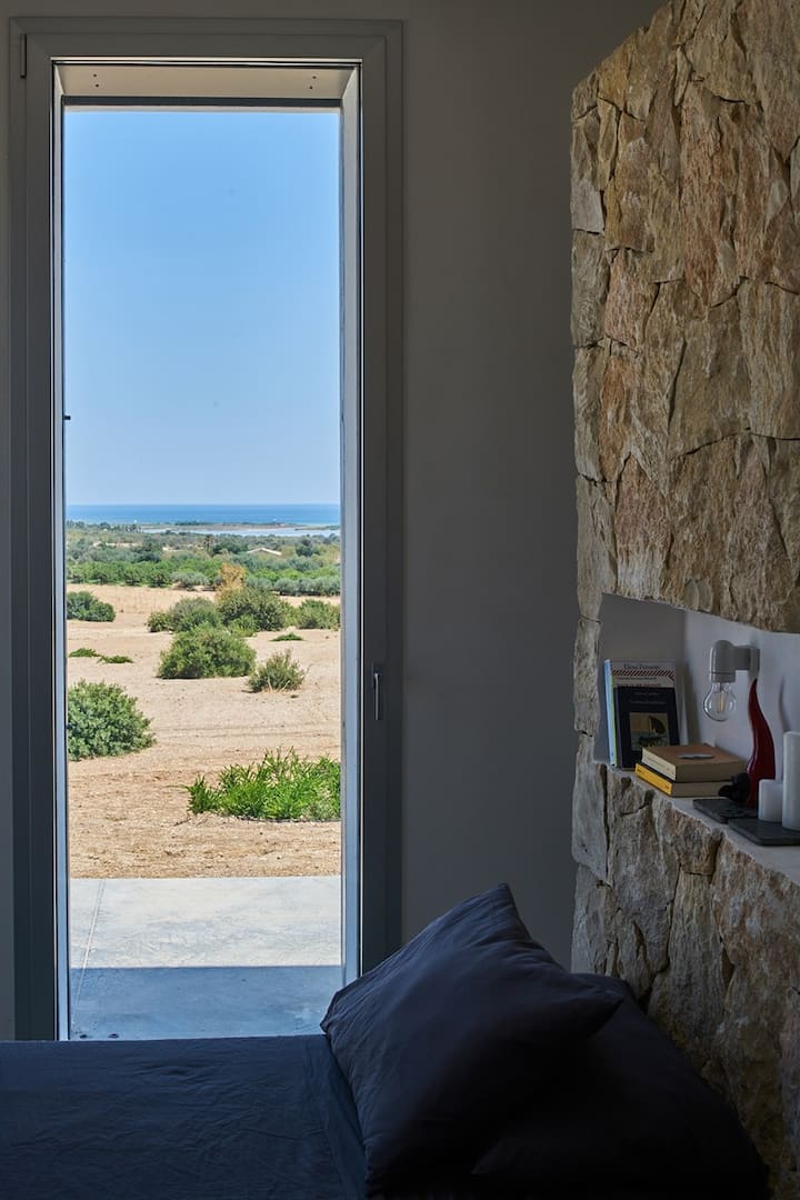 Dvigulės lovos miegamasis su nuostabiais vaizdais (3 miegamasis). 