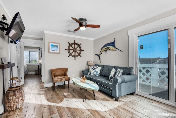 Across From Beach-2 Pools-remodeled-finview - Panama City Beach, FL
