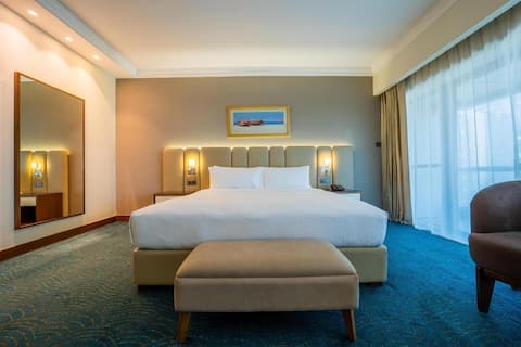 Top Airbnb: Modern Room Near Port Saeed Park in Port Saeed