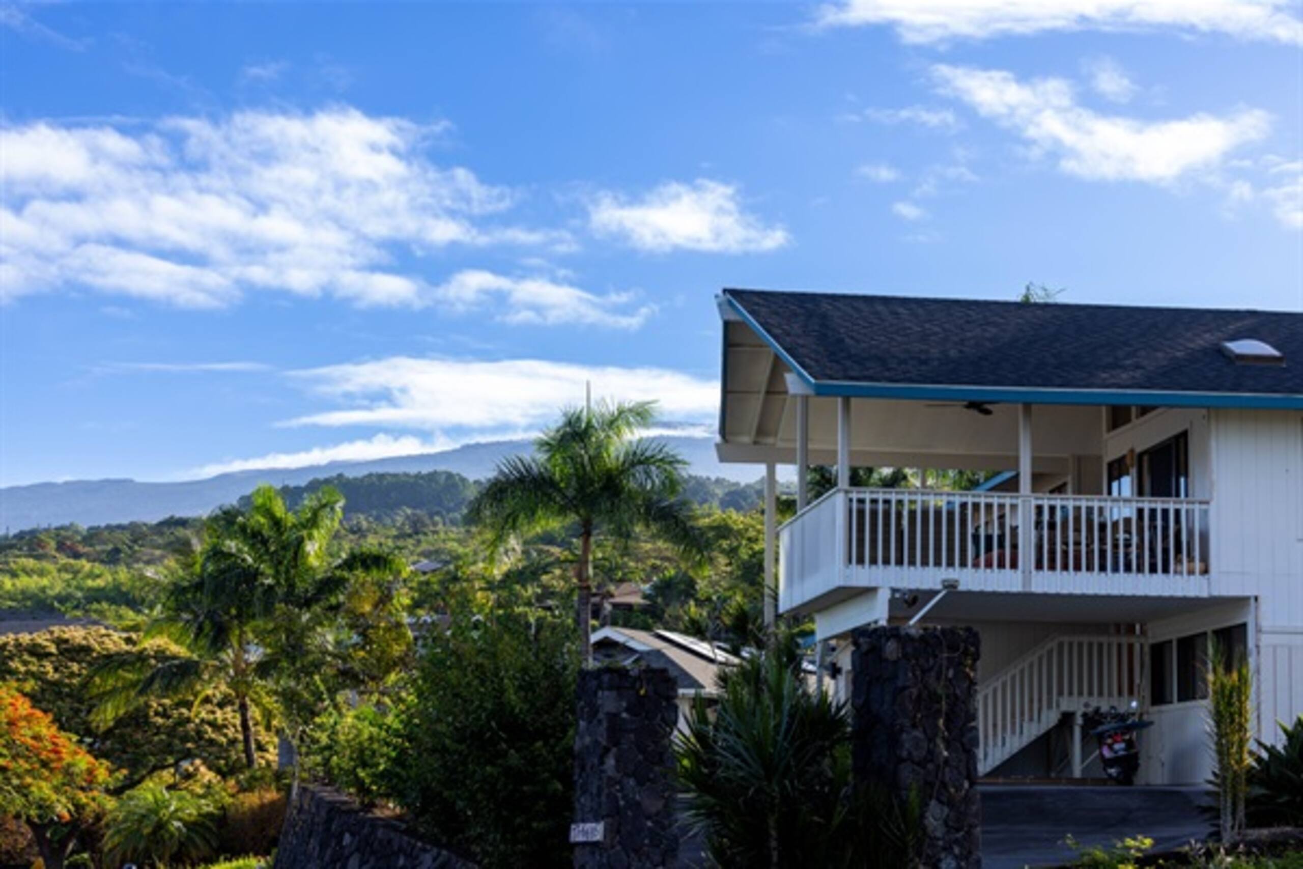Home in Kailua-Kona · ★5.0 · 4 bedrooms · 13 beds · 3 private baths - Image 131