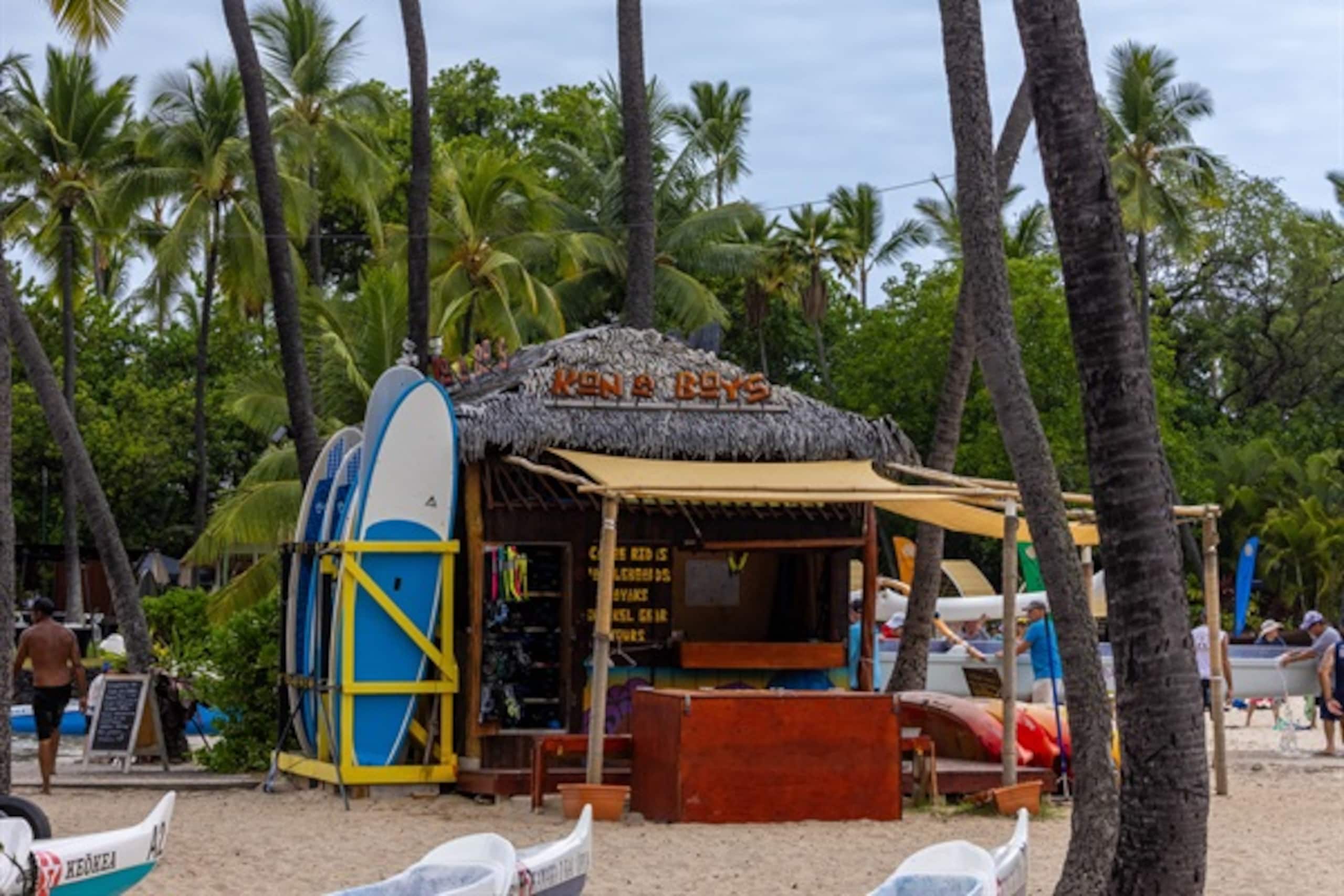 Home in Kailua-Kona · ★5.0 · 4 bedrooms · 13 beds · 3 private baths - Image 108