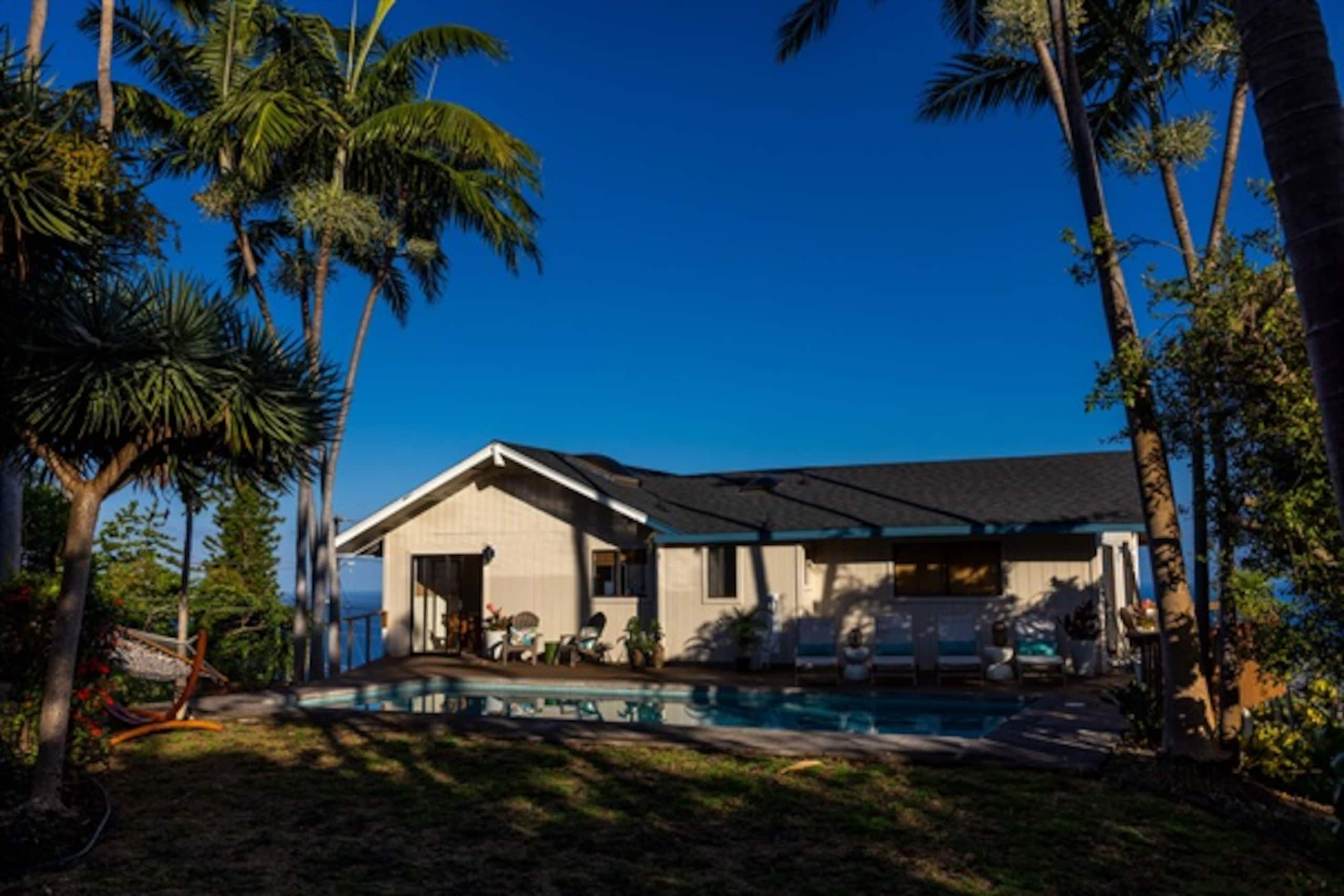 Home in Kailua-Kona · ★5.0 · 4 bedrooms · 13 beds · 3 private baths - Image 59