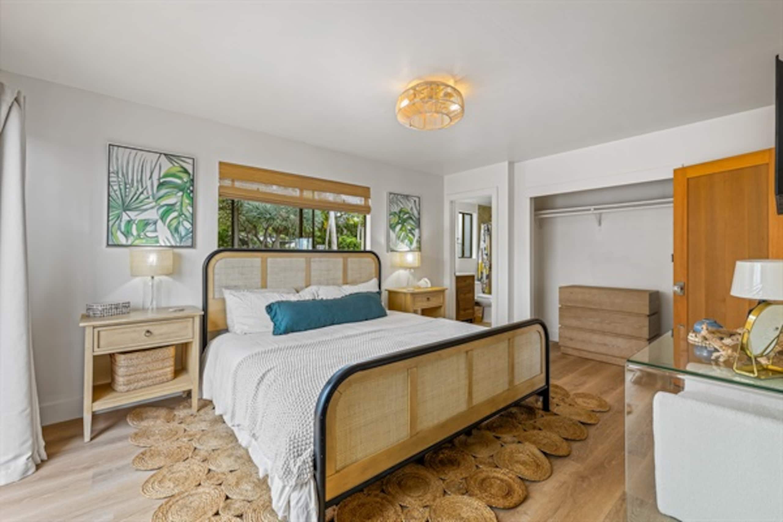 Home in Kailua-Kona · ★5.0 · 4 bedrooms · 13 beds · 3 private baths - Image 44