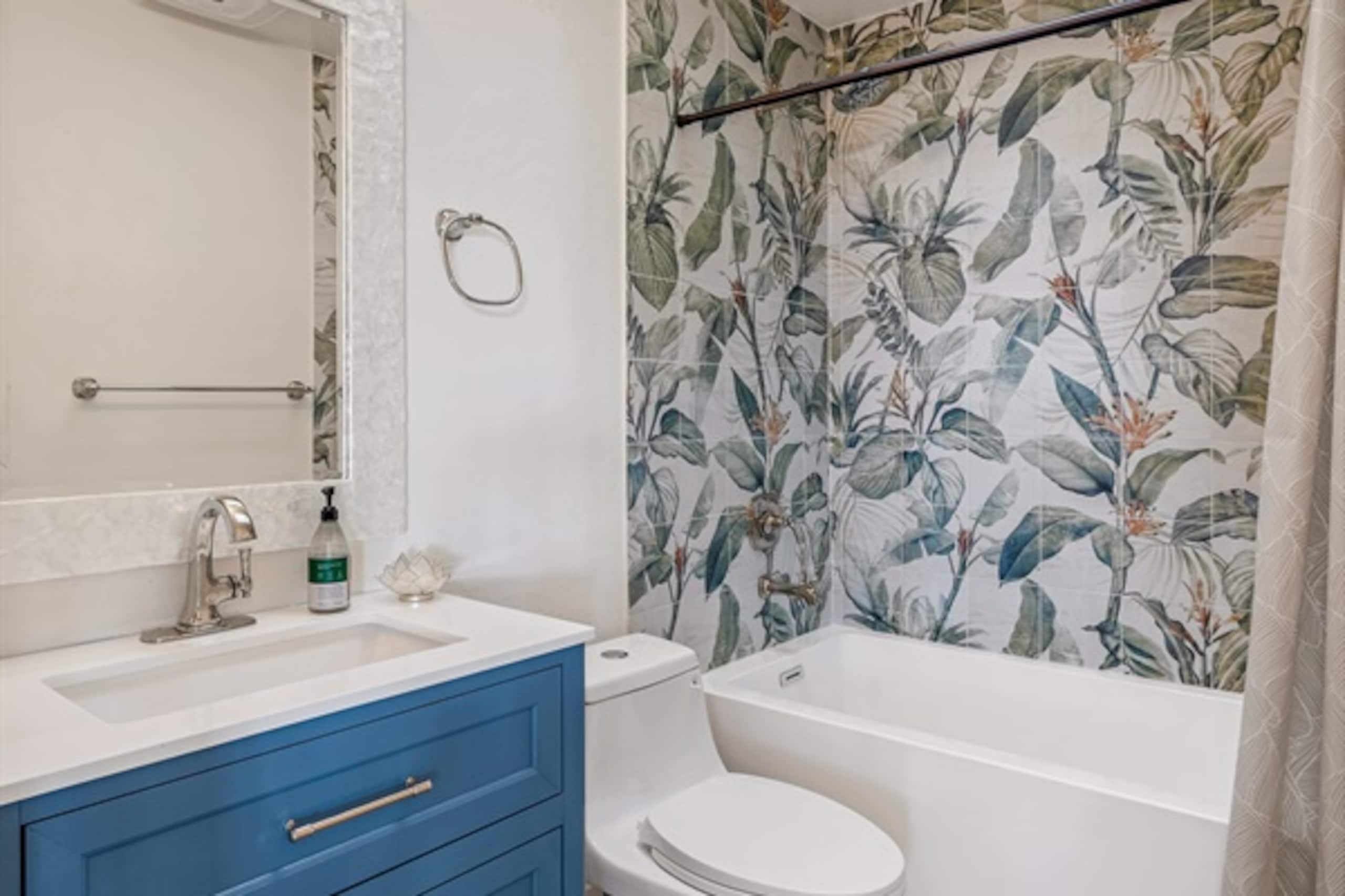 Home in Kailua-Kona · ★5.0 · 4 bedrooms · 13 beds · 3 private baths - Image 35