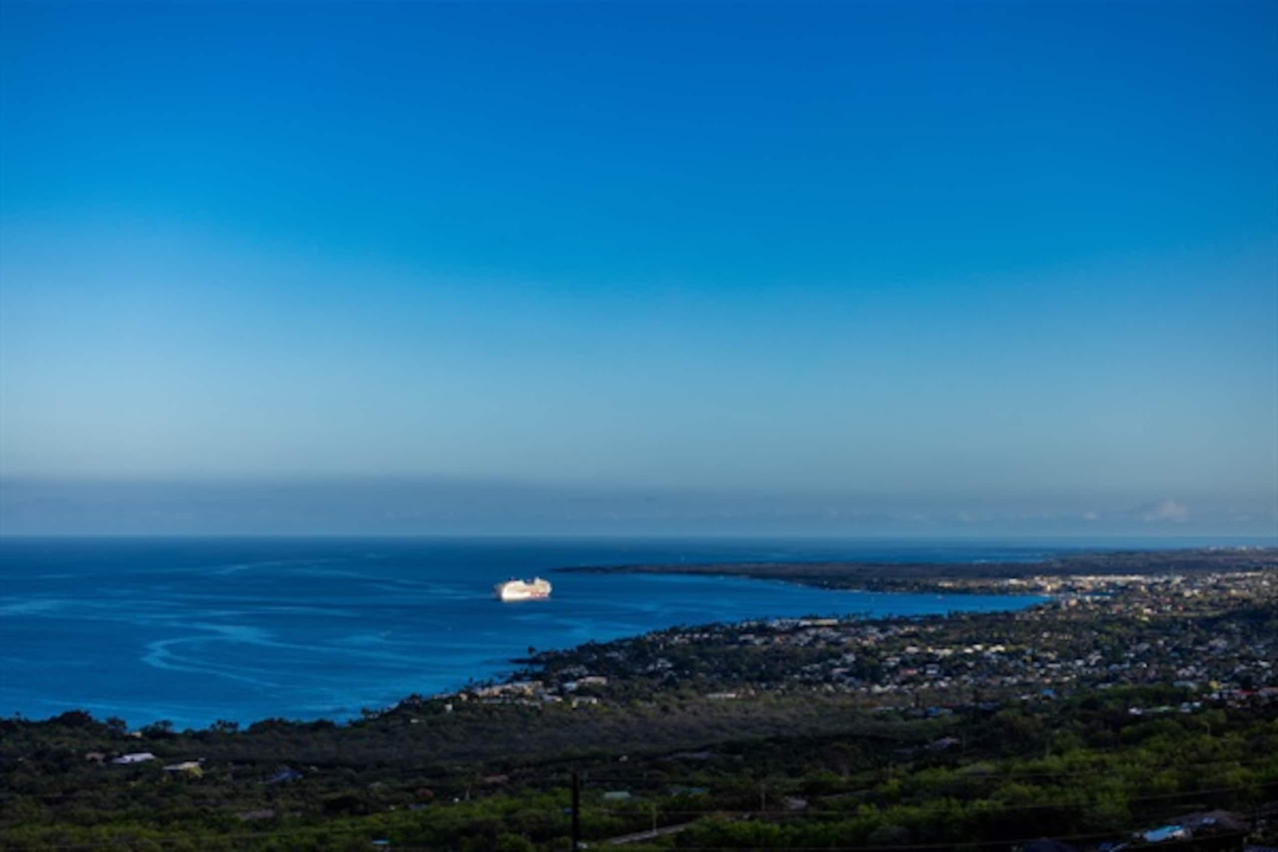 Home in Kailua-Kona · ★5.0 · 4 bedrooms · 13 beds · 3 private baths - Image 151