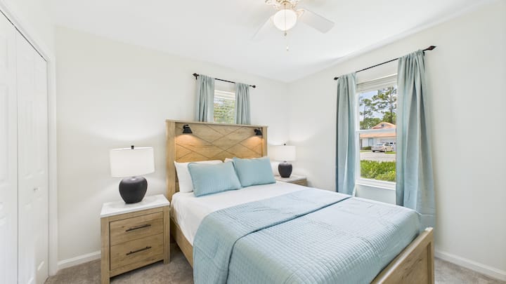 Главна гостинска спална соба со брачен кревет (за 2 лица)