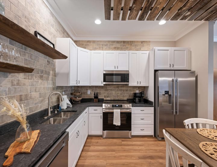 Carters Court Grand Escape - Franklin, TN