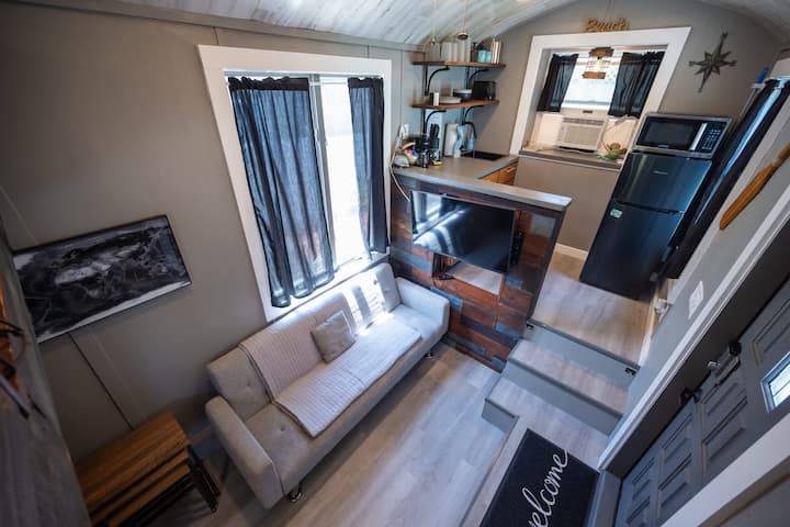 Tiny House Pirate Ship - Sleeps 2 Near Siesta Key - Siesta Key, FL