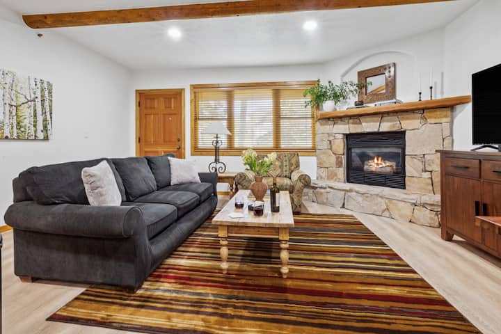 Pohodlne sa usaďte a urobte si pohodlie pri ohni.