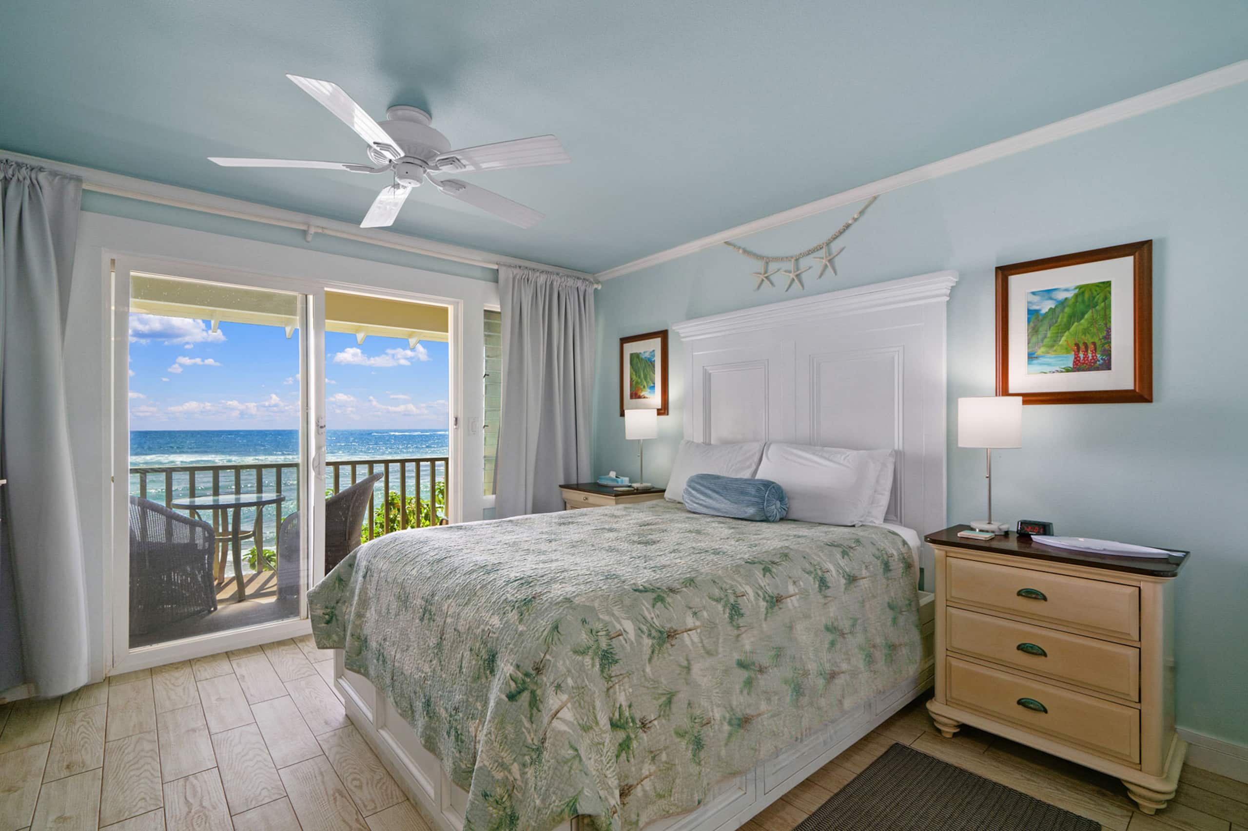 Oceanfront Studio with Panoramic Views - Photo 4