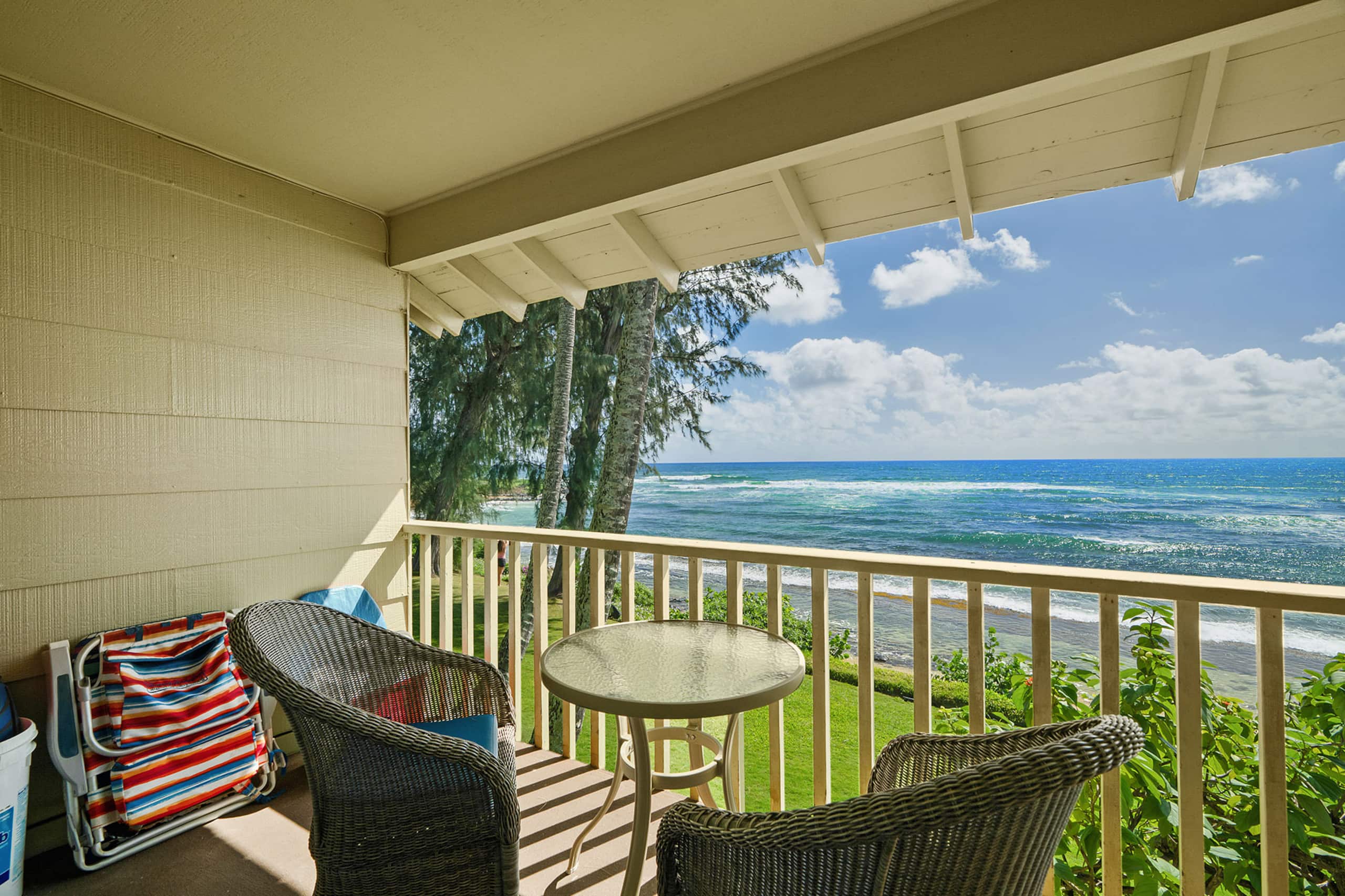 Oceanfront Studio with Panoramic Views - Photo 1