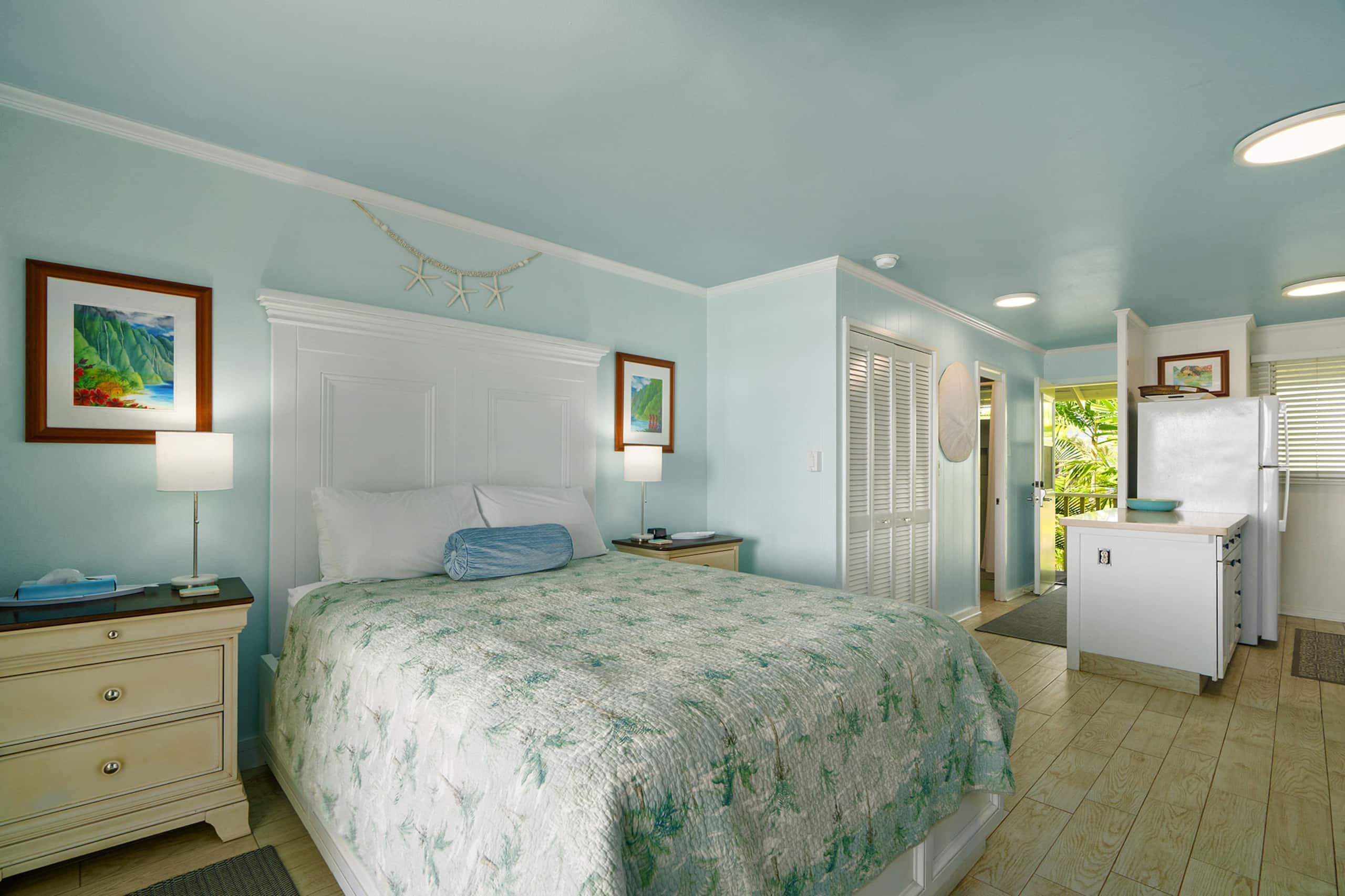 Oceanfront Studio with Panoramic Views - Photo 2
