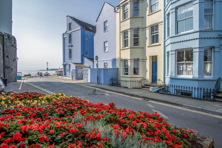 Beachcomber Seaside Apartment - 2 Bedroom - Tenby - Tenby