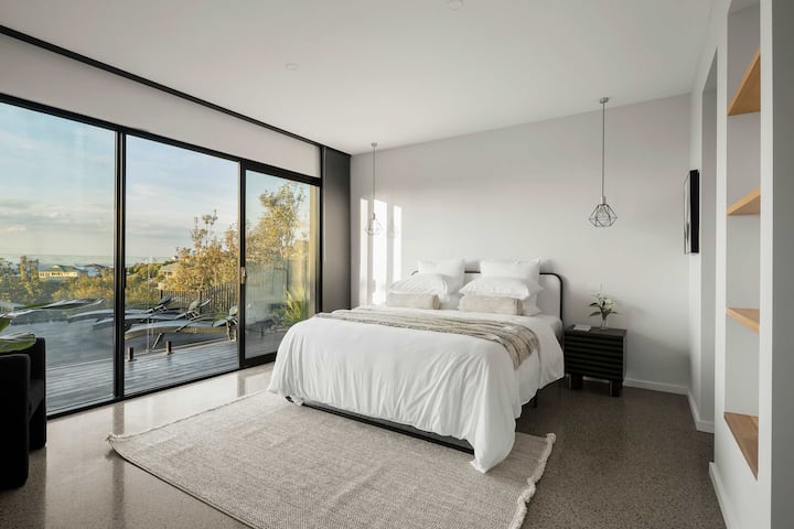 Krevat dopio "king" - në katin e poshtëm