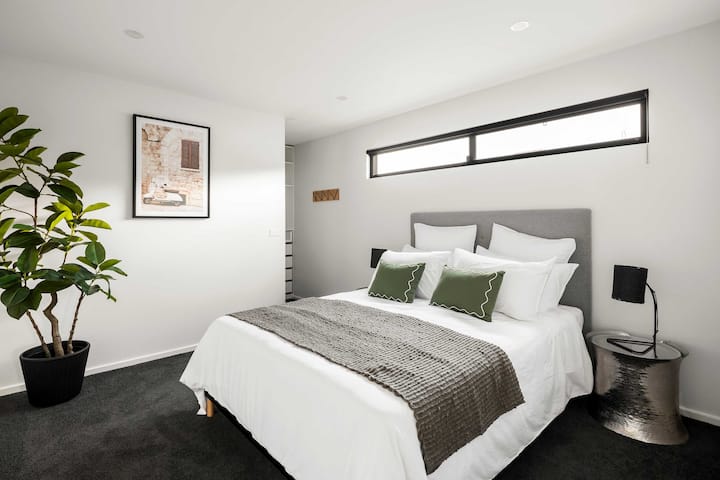 Dhoma e gjumit "Queen" 2 - Lart