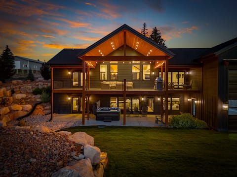 38 Guests, Indoor Pickleball/Bball, Hot Tub, Luxe!