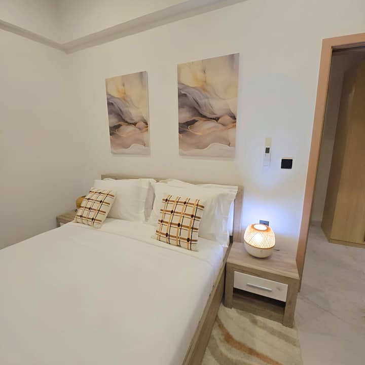 קונסיירז' גרייסי, טיילת 202 (12)