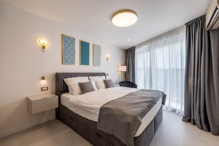 Mar Escape Villa Rent Croatia - bütün yataq otaqlarında çox rahat otel üslubunda çarpayılar var