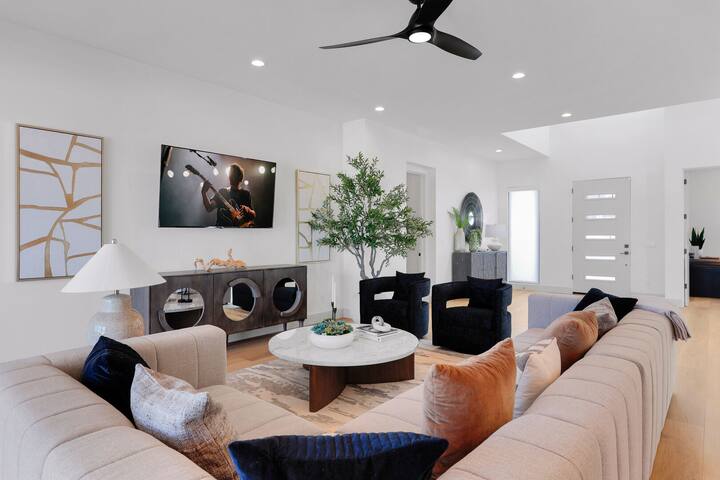 Sunrift-Pool & Spa-Game Room-Walk to Old Town!