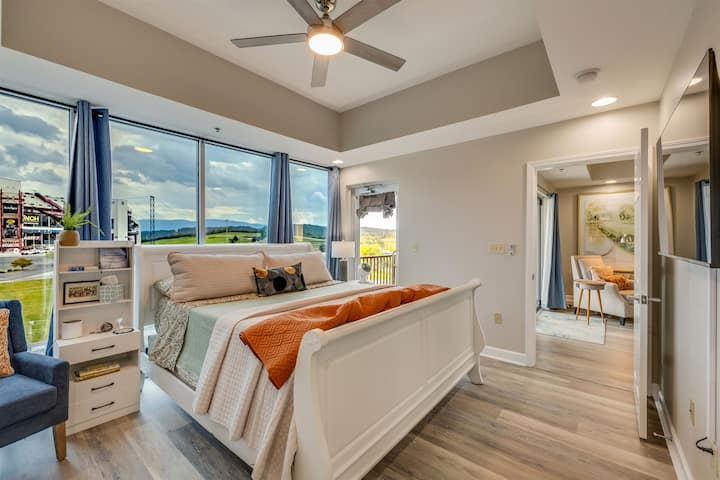 Unwind Vacation Rentals Image