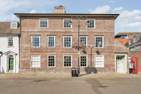 6 Angel Hill, Bury st Edmunds