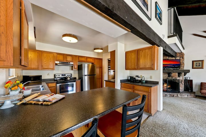 Cozy Chalet Retreat Near Heavenly Ski Resort Mv12 - South Lake Tahoe, CA