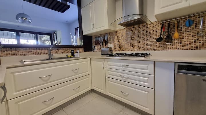 Four-bedroom apartment in Martínez with private pool