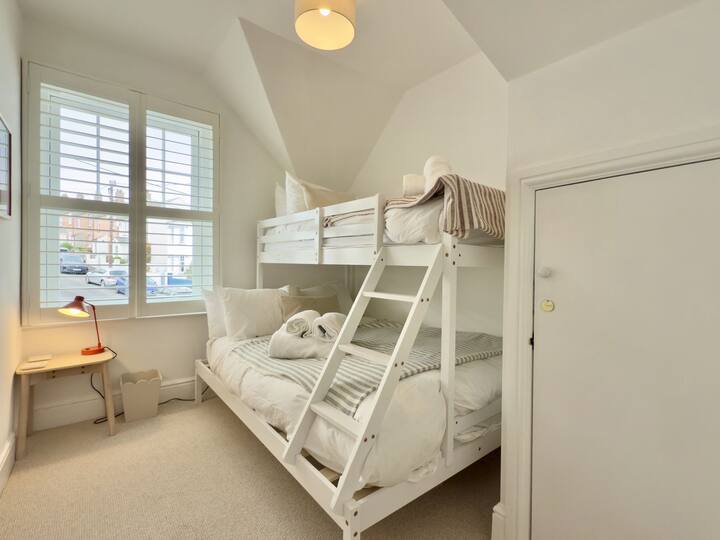 Manželská posteľ s jednolôžkom nad 1 Netherton Road, Padstow Cornwall PL28 8EG