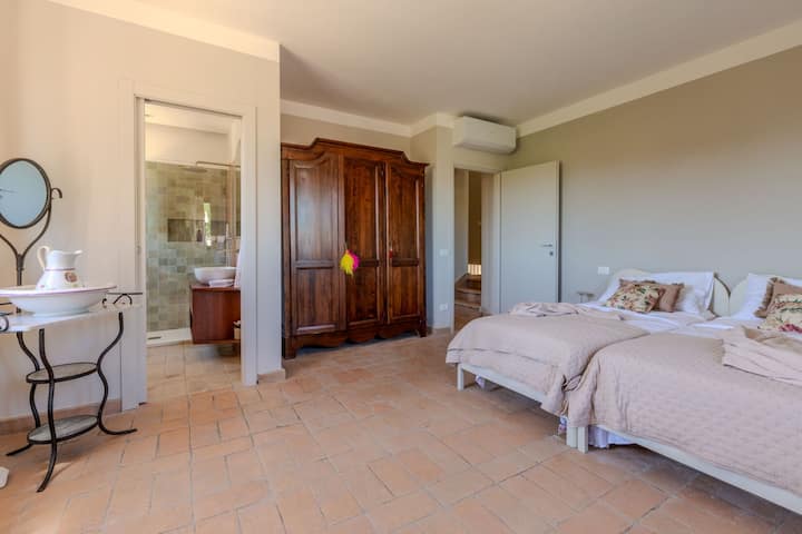 Настаняване