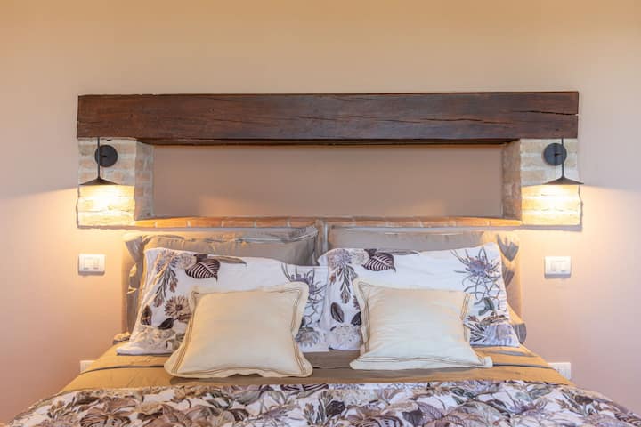 Настаняване