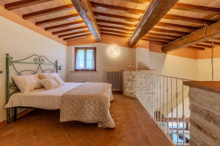 Настаняване