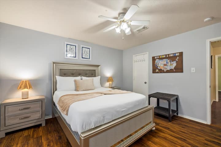 Трета спална соба со брачен кревет (широк 150-179 см)