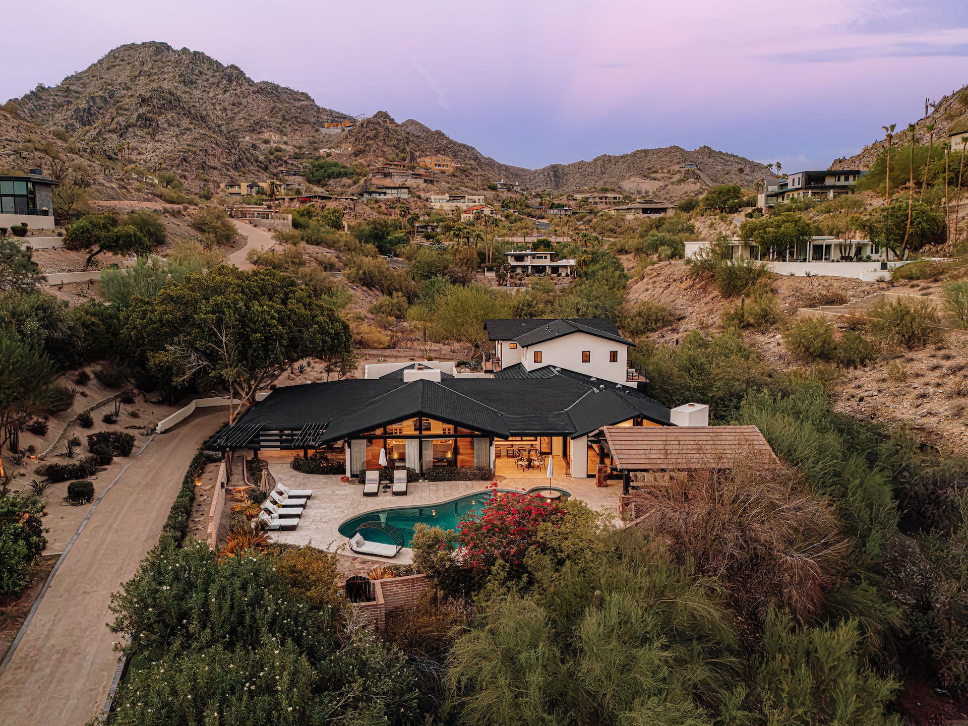 Mountainside Manor - Private 6BR Retreat
