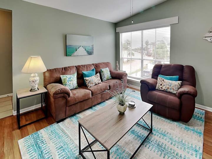 Sea Turtle | Private Balcony, Pool Access - West Beach, TX