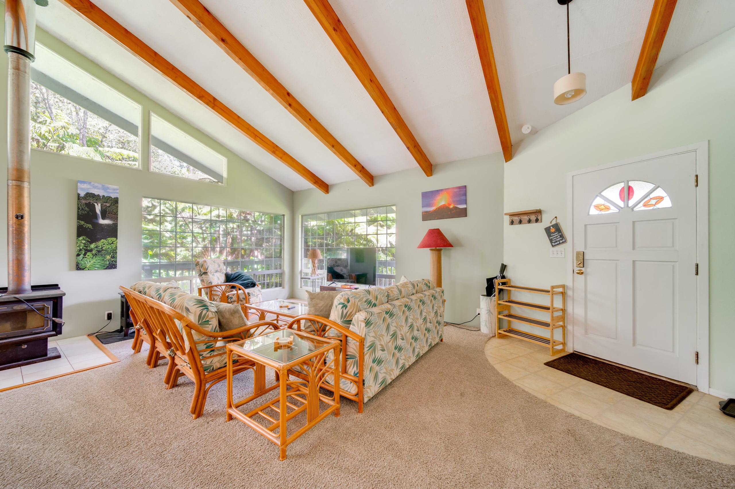 Home in Volcano · ★4.65 · 3 bedrooms · 4 beds · 2 baths - Image 4