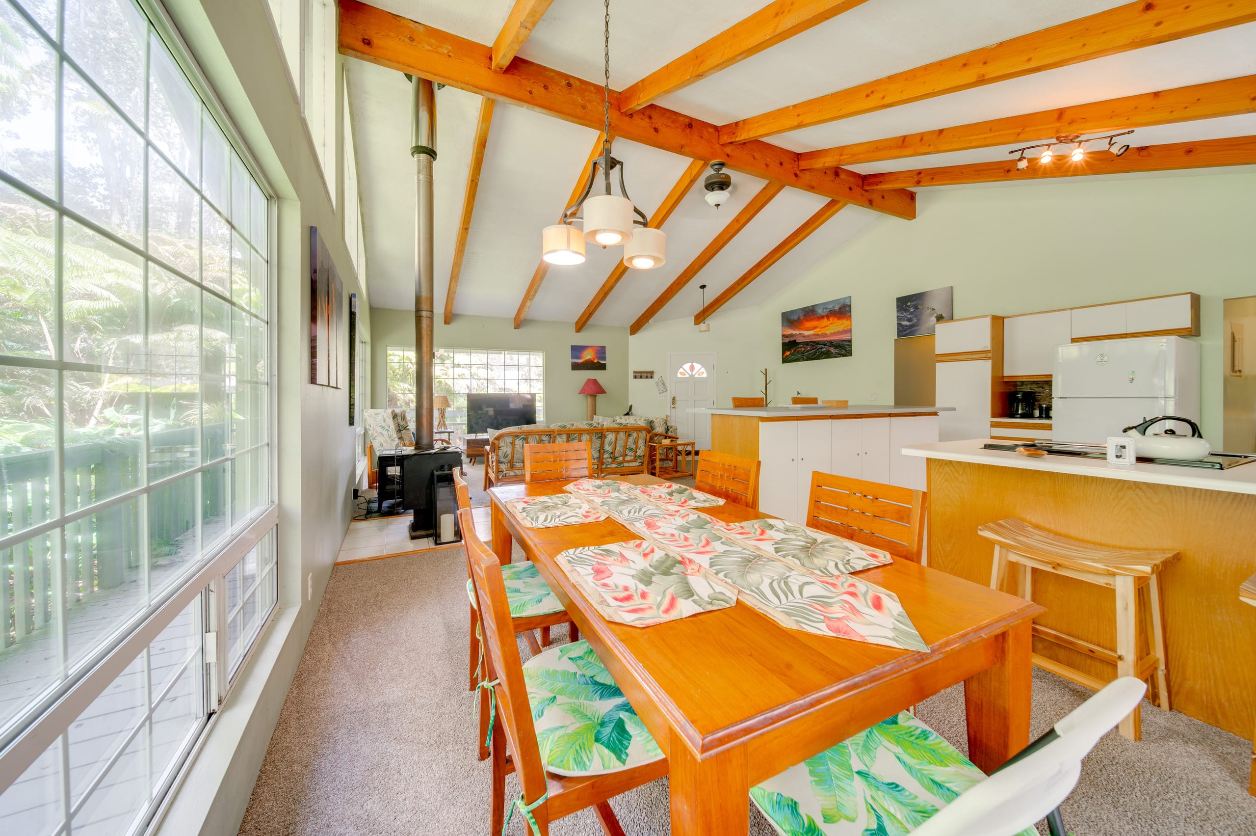 Home in Volcano · ★4.65 · 3 bedrooms · 4 beds · 2 baths - Image 6