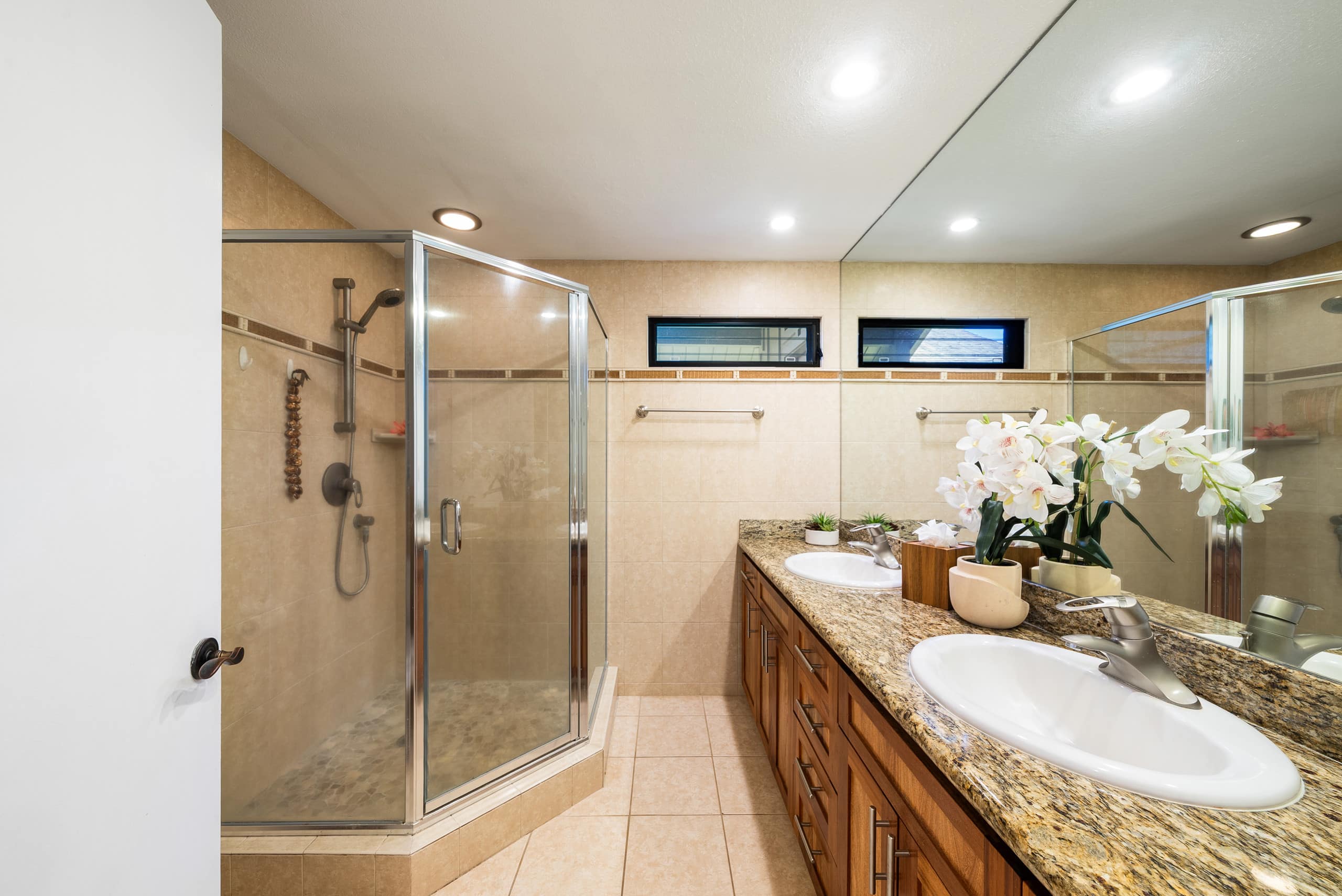 Condo in Lahaina · ★5.0 · 2 bedrooms · 4 beds · 2 baths - Image 24