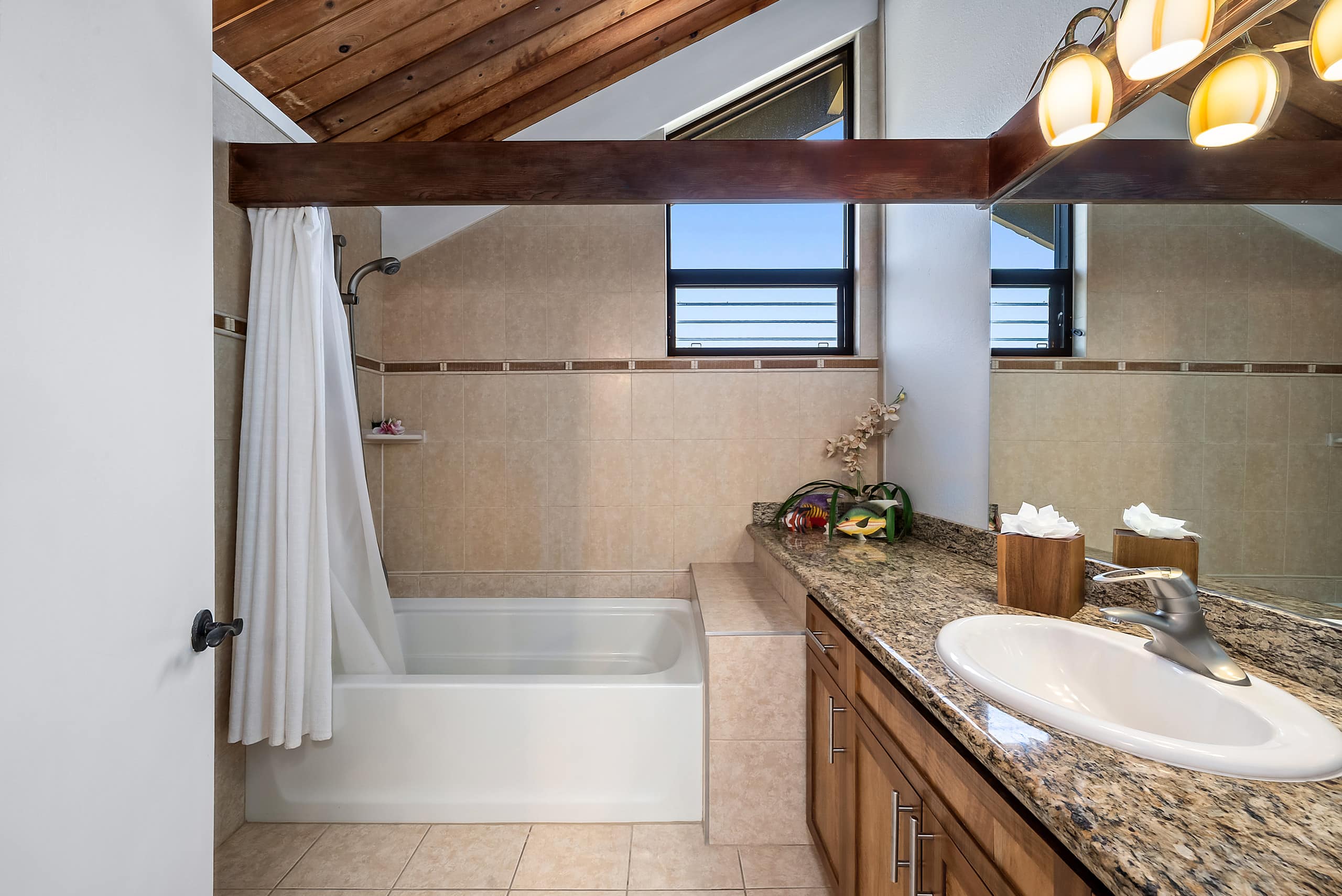 Condo in Lahaina · ★5.0 · 2 bedrooms · 4 beds · 2 baths - Image 21